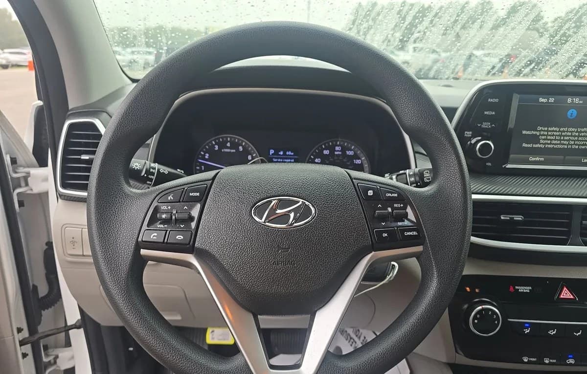2020 HYUNDAI TUCSON SE 7