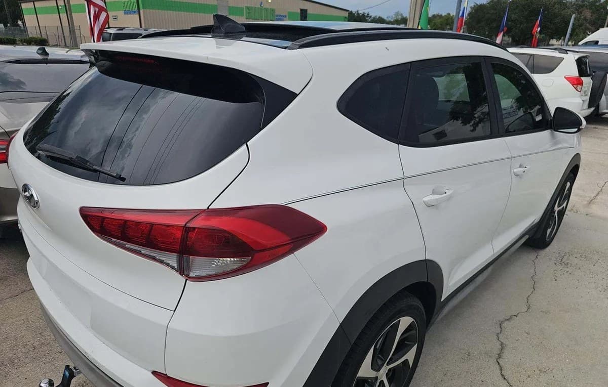 2017 HYUNDAI TUCSON VALUE 4