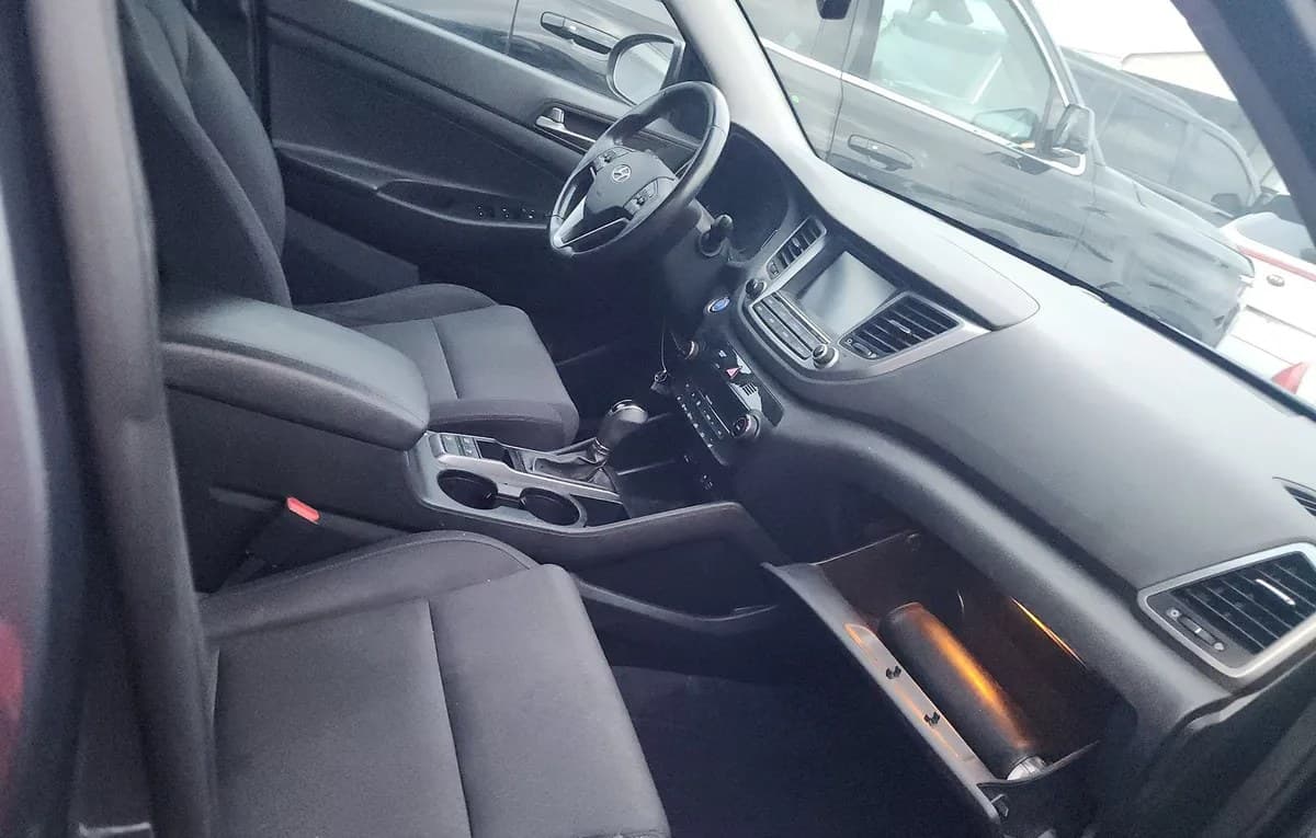 2018 HYUNDAI TUCSON Value 4