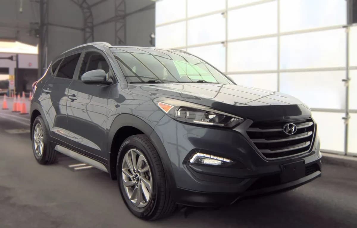 2017 HYUNDAI TUCSON SE 4