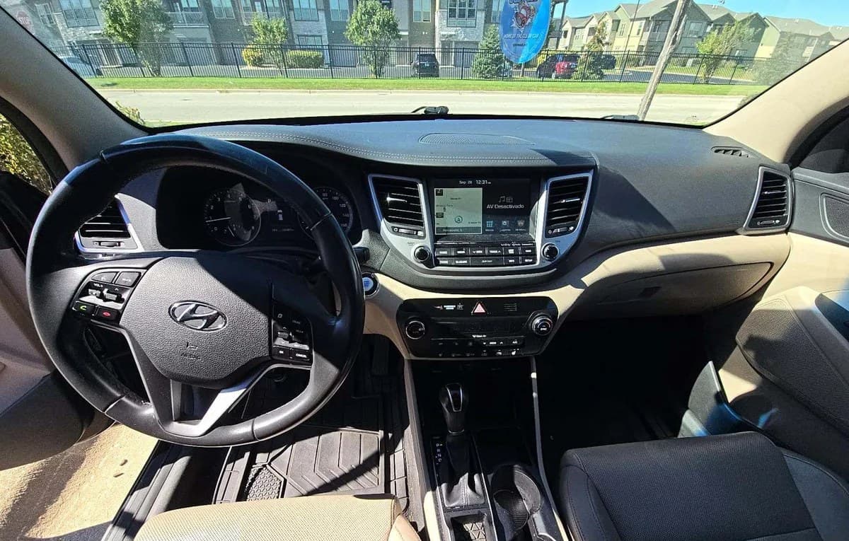 2017 HYUNDAI TUCSON SE Plus 6