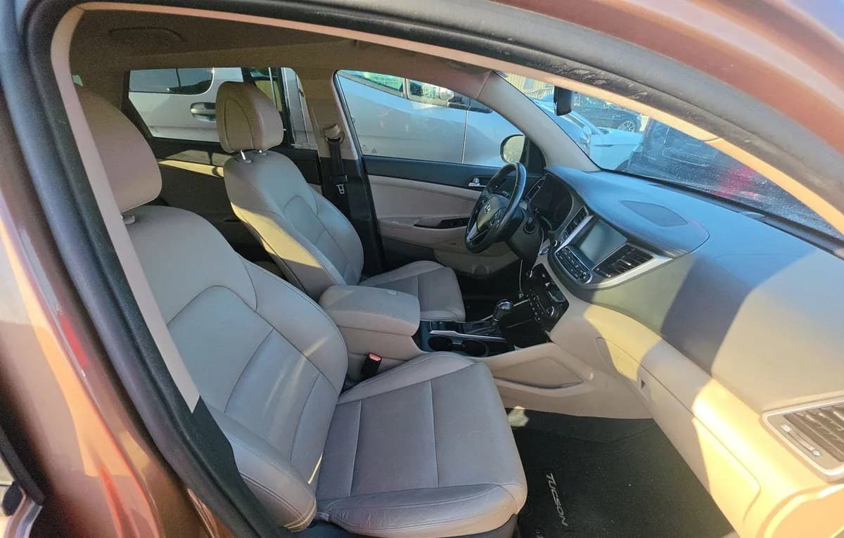 2017 HYUNDAI TUCSON SE PLUS 5
