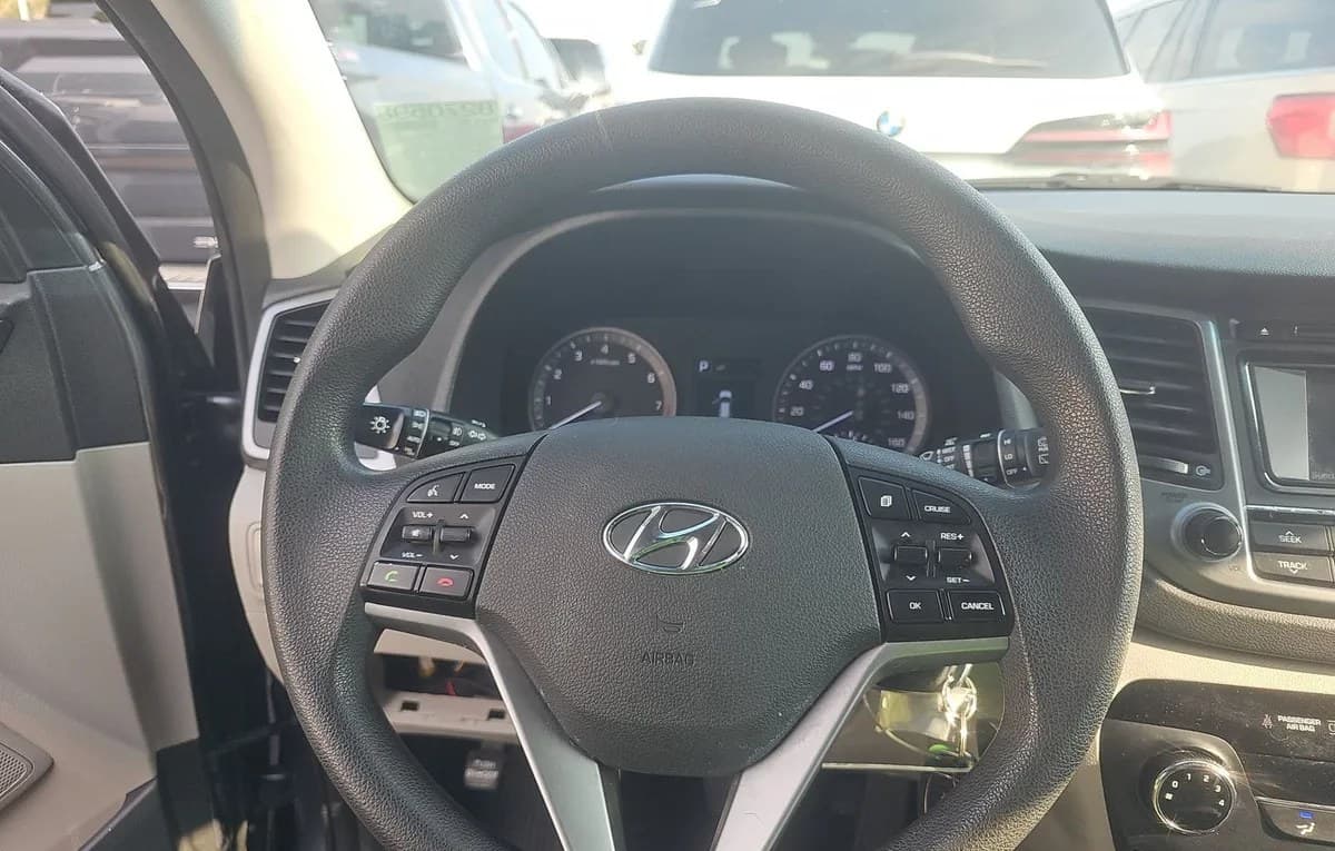 2017 HYUNDAI TUCSON SE 7