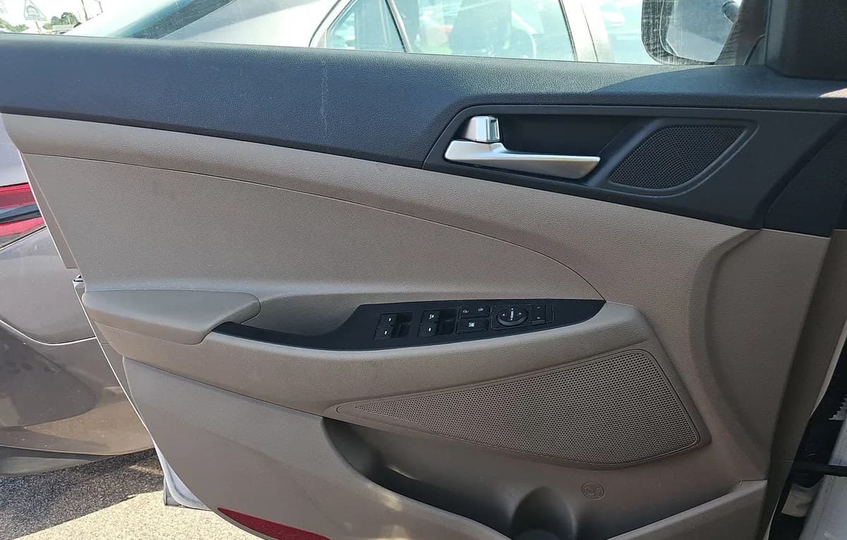 2019 HYUNDAI TUCSON Value 6
