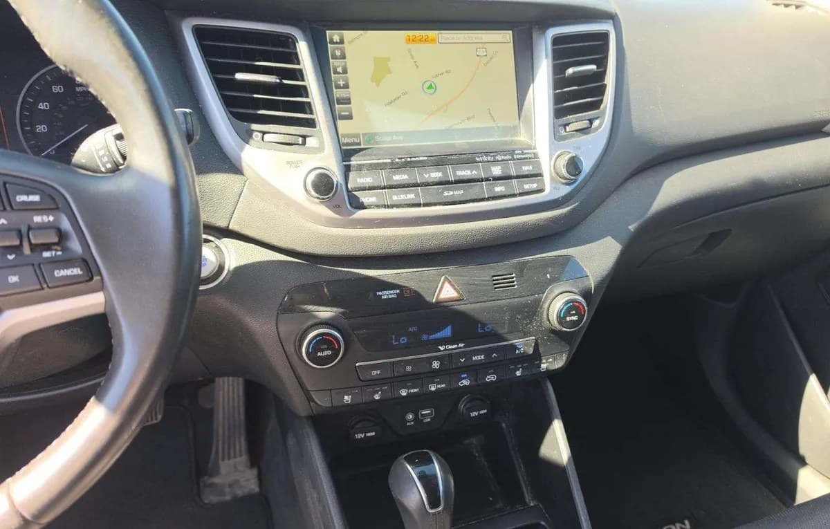 2017 HYUNDAI TUCSON LIMITED 7