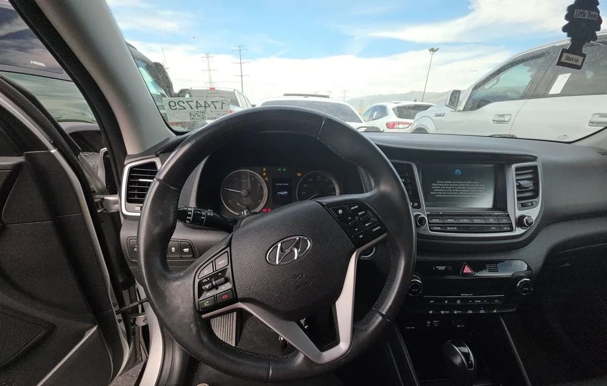 2017 HYUNDAI TUCSON Limited 6