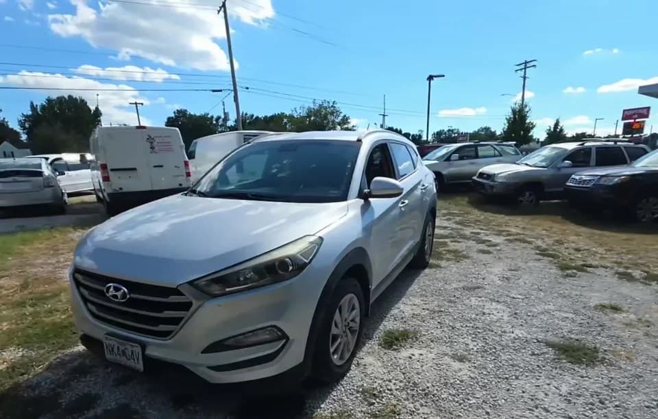 2017 HYUNDAI TUCSON SE 2