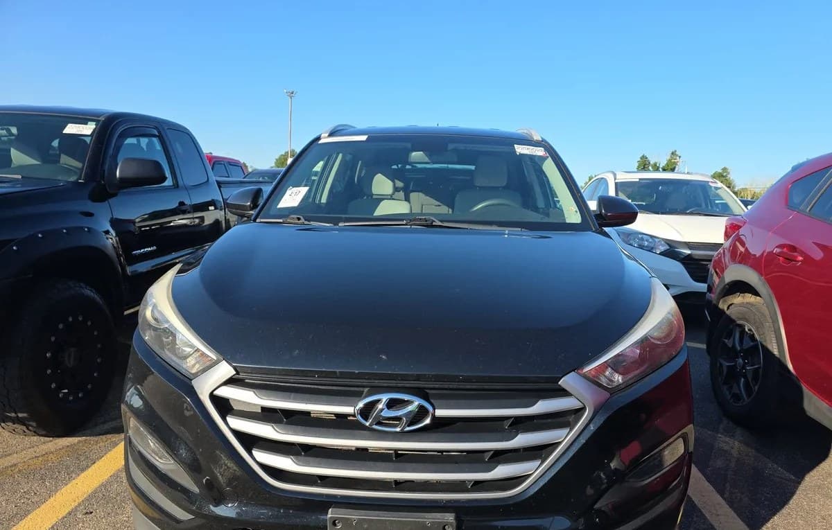 2017 HYUNDAI TUCSON SE 3