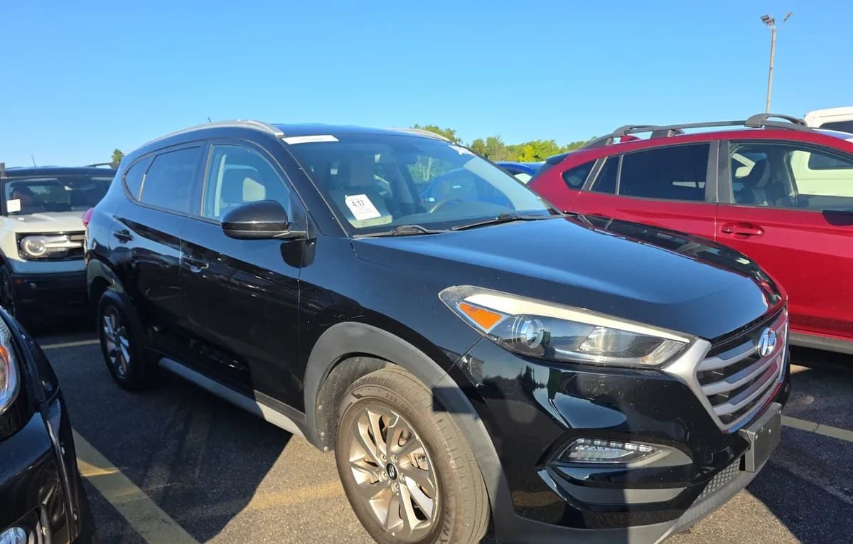 2017 HYUNDAI TUCSON SE 4