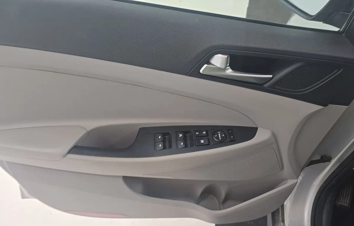 2019 HYUNDAI TUCSON Value 6