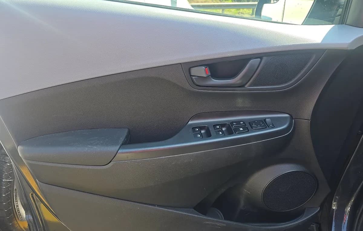 2018 HYUNDAI KONA SE 5