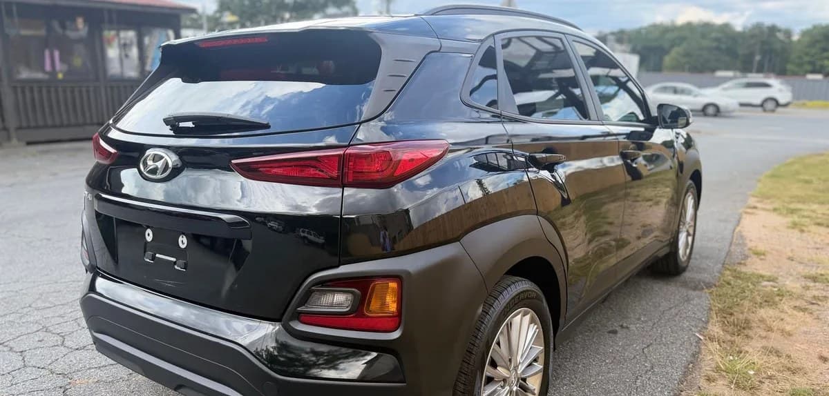 2021 HYUNDAI KONA SEL 4