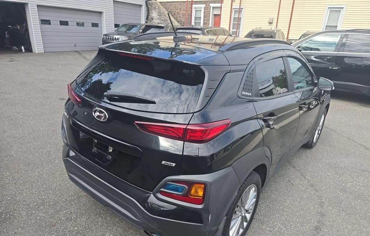 2021 HYUNDAI KONA SEL 4