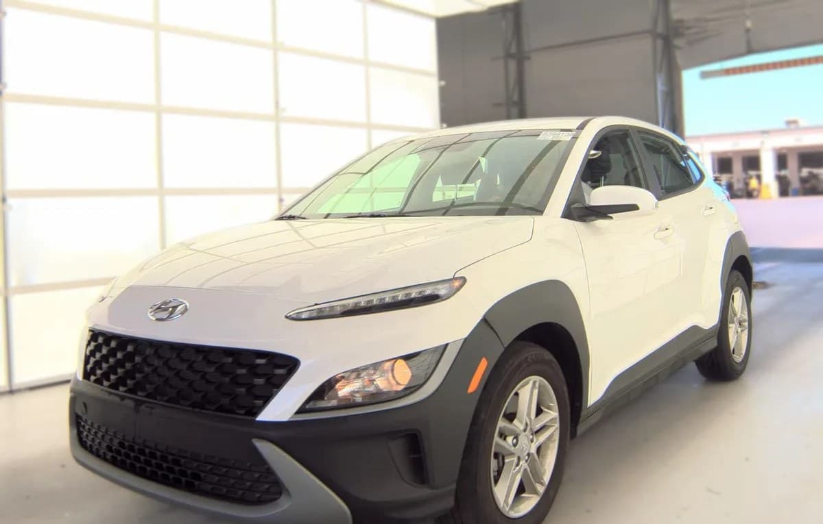 2023 HYUNDAI KONA SE 2
