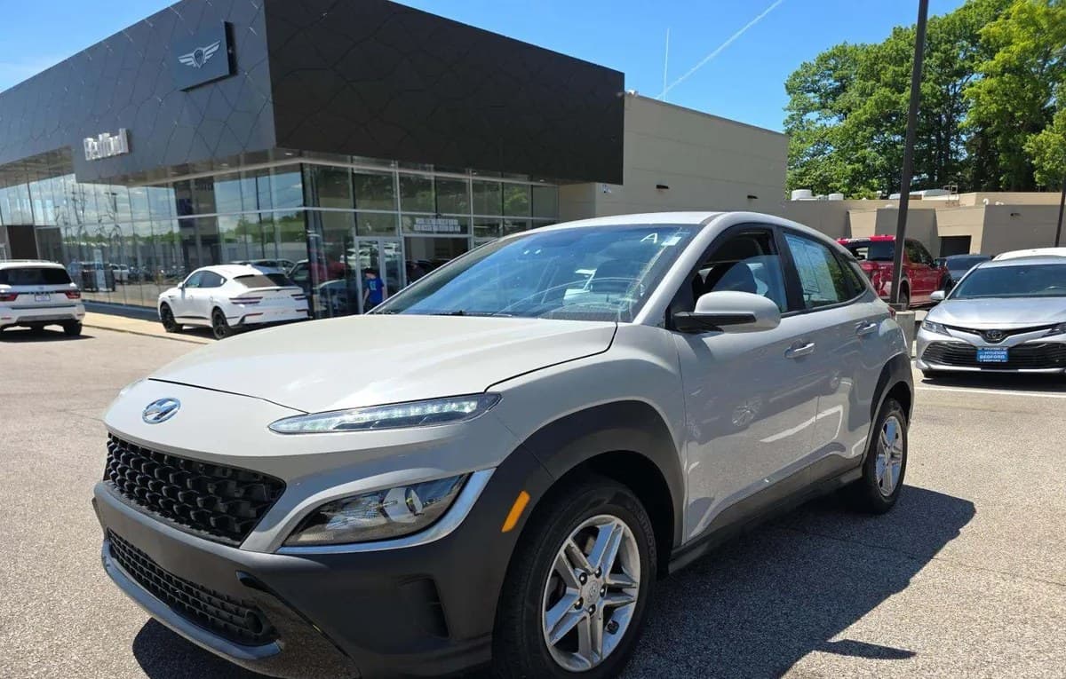 2022 HYUNDAI KONA SE 2