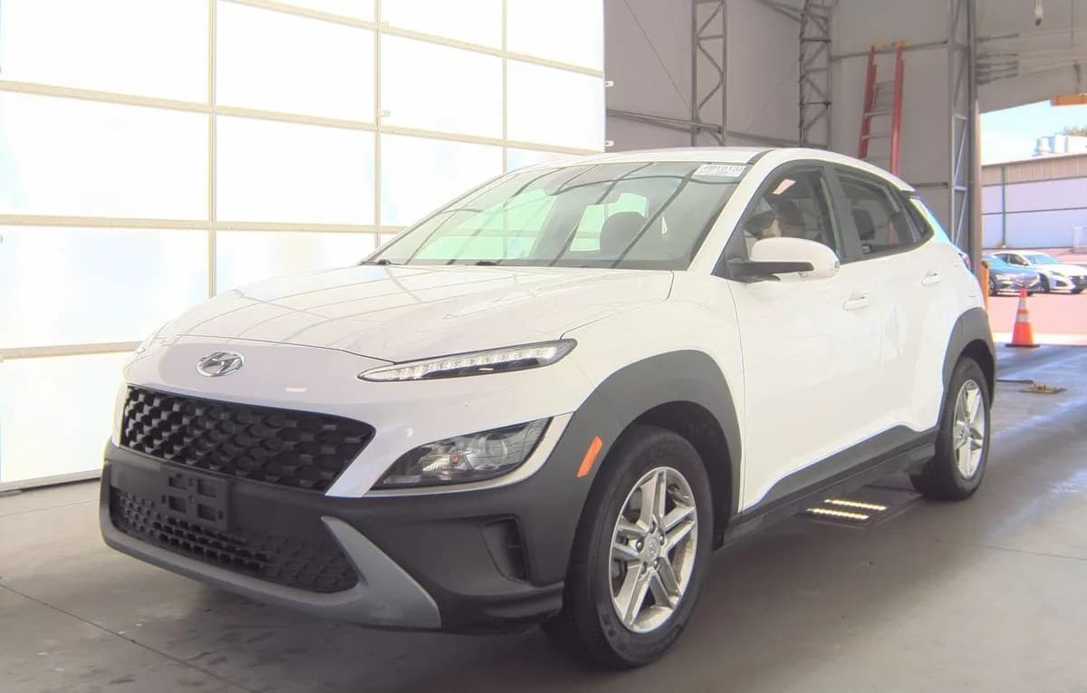 2023 HYUNDAI KONA SE 2