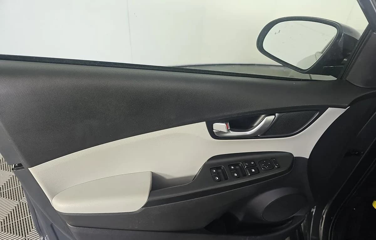 2023 HYUNDAI KONA SEL 6