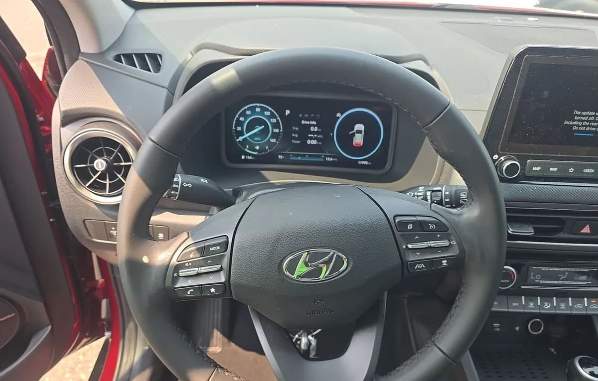 2023 HYUNDAI KONA Limited 7