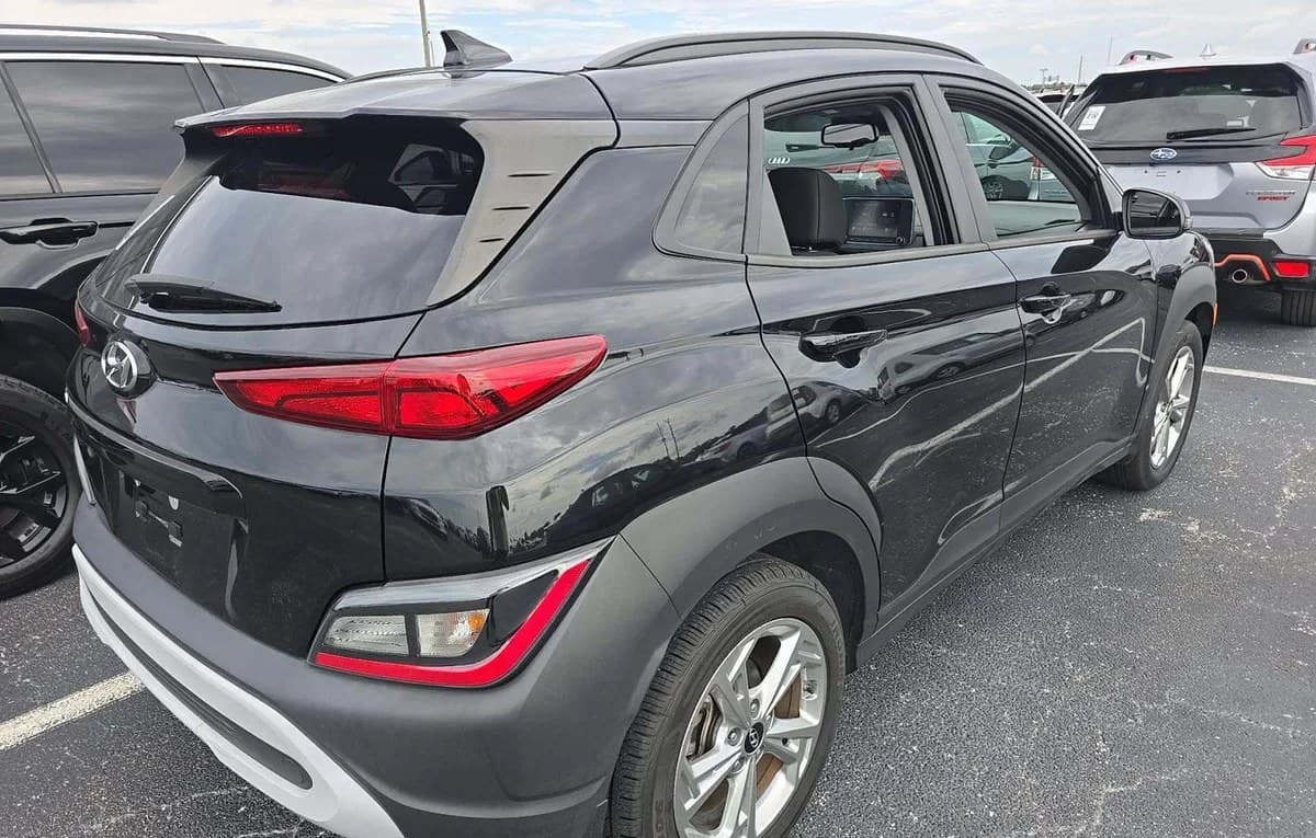 2022 HYUNDAI KONA SEL 4