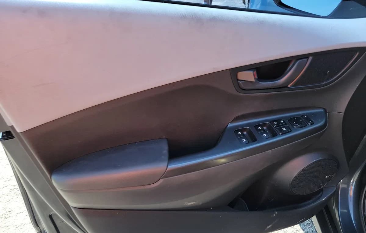 2020 HYUNDAI KONA SEL Plus 6