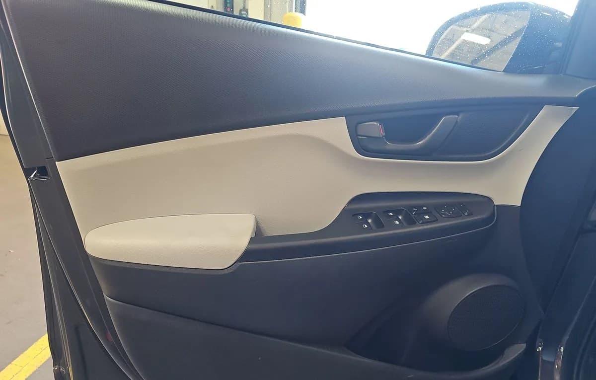 2023 HYUNDAI KONA SEL 6