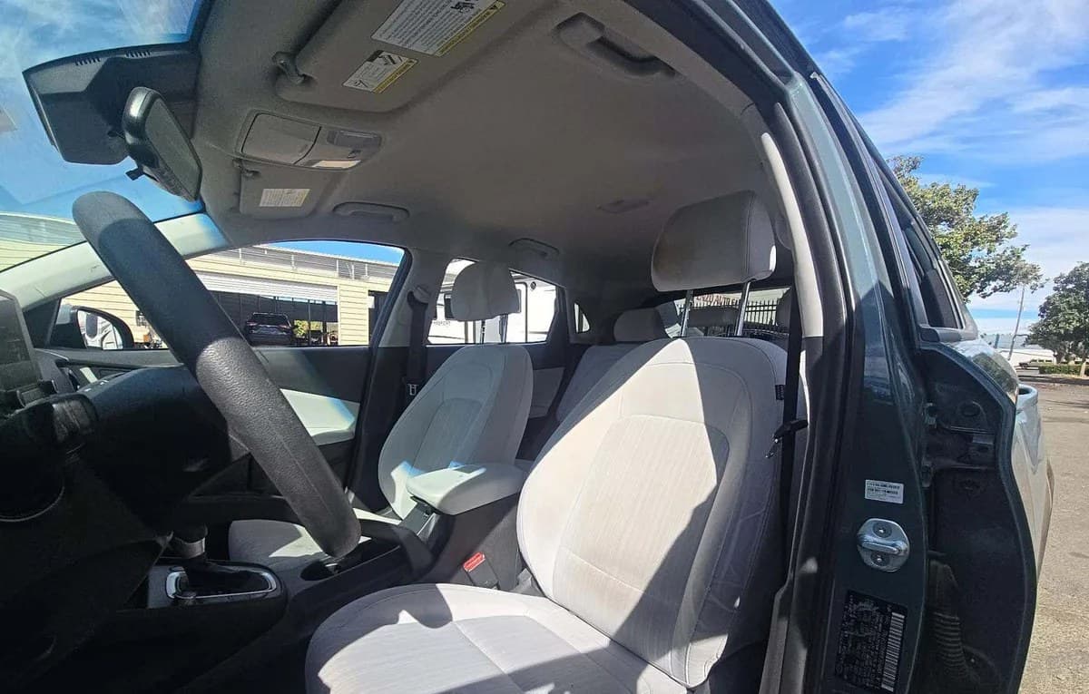 2022 HYUNDAI KONA SEL 4