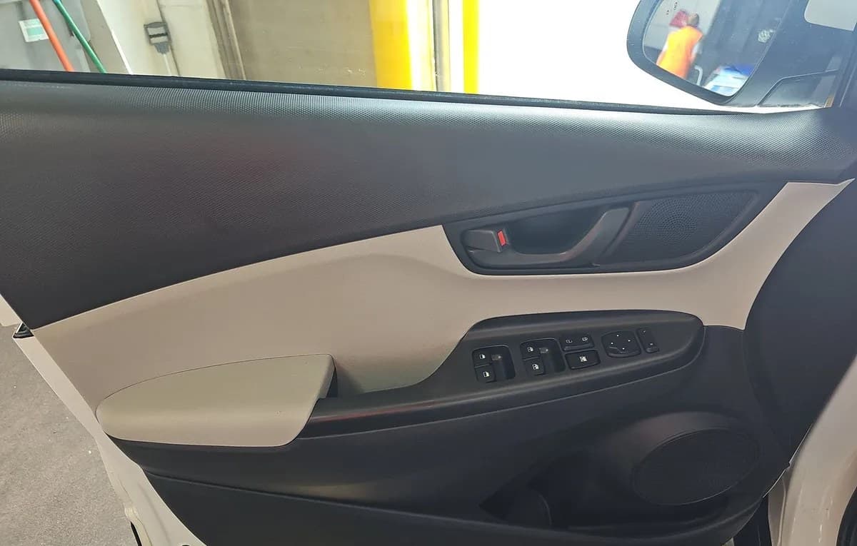 2023 HYUNDAI KONA SEL 6