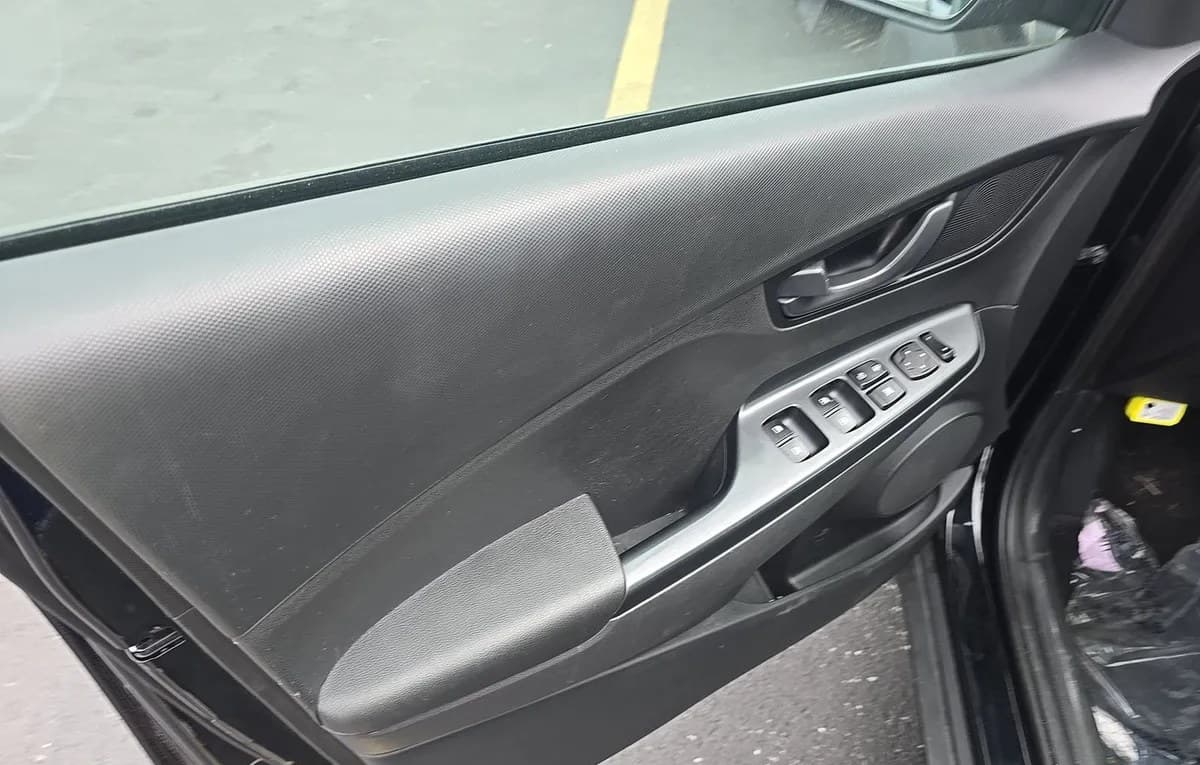 2023 HYUNDAI KONA SEL 6