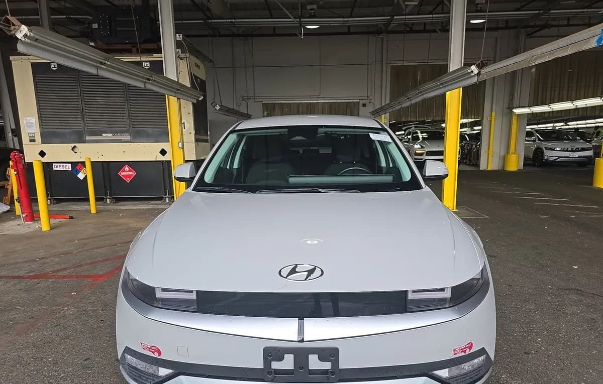 2024 HYUNDAI IONIQ 5 SE 3