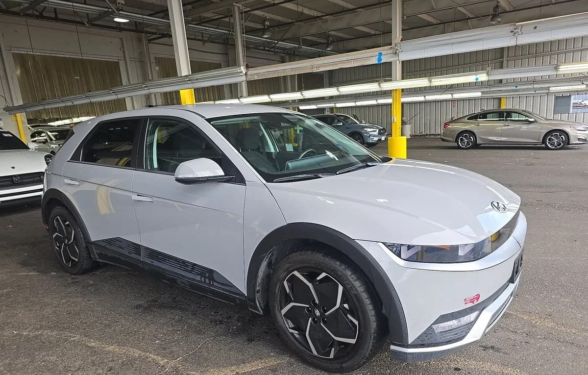 2024 HYUNDAI IONIQ 5 SE 4
