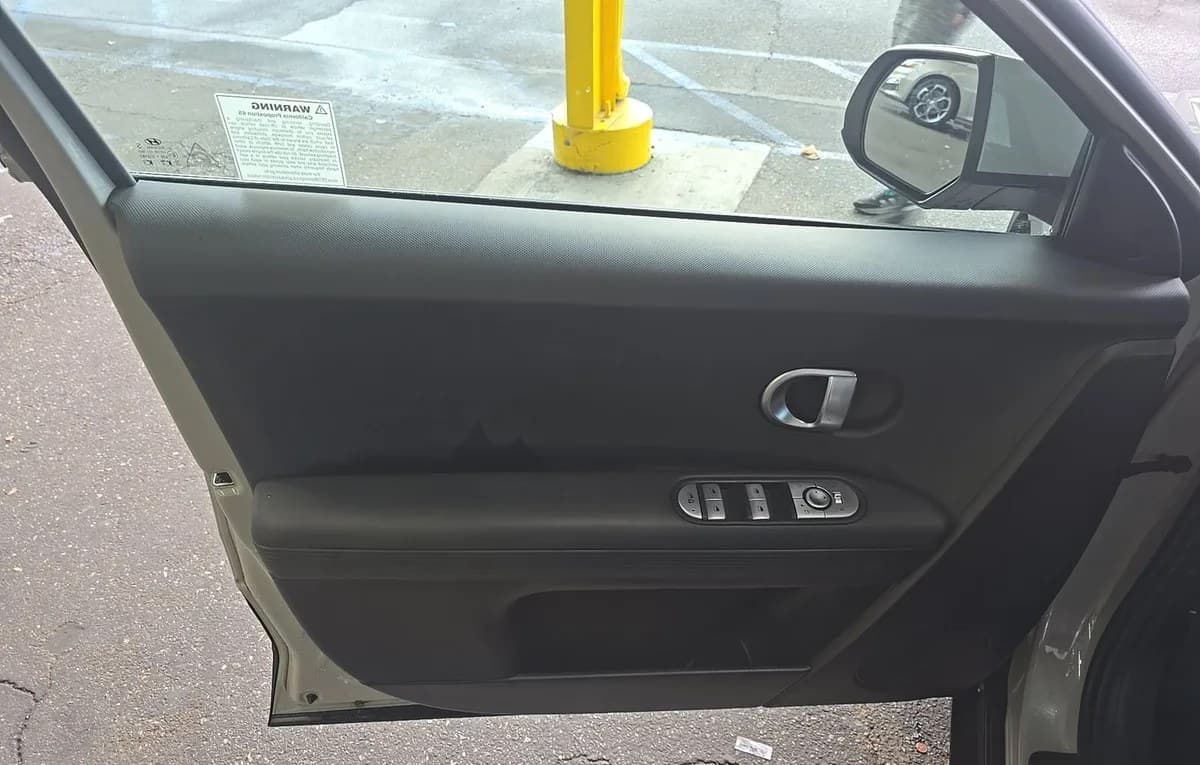 2024 HYUNDAI IONIQ 5 SE 6