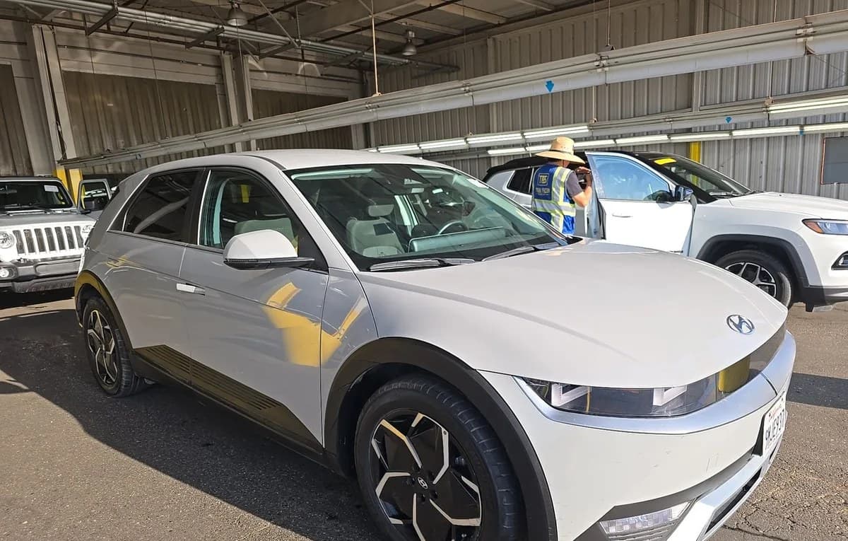 2024 HYUNDAI IONIQ 5 SE 4