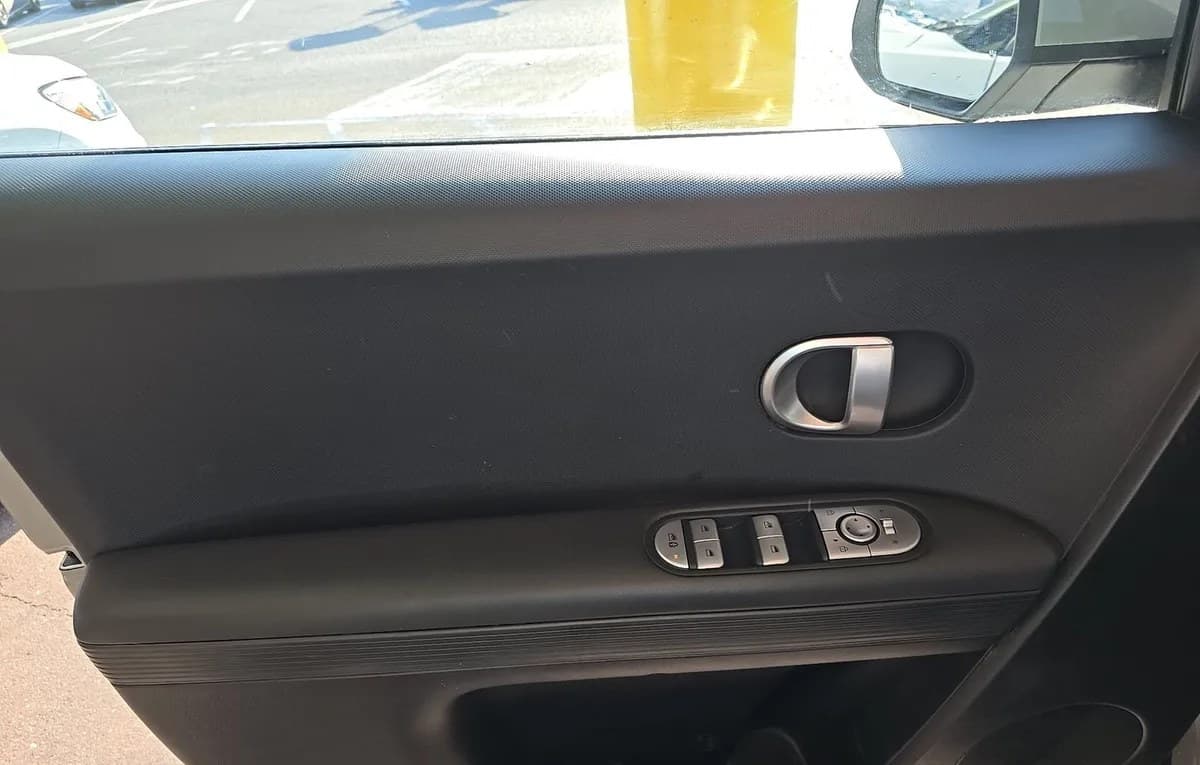 2024 HYUNDAI IONIQ 5 SE 6
