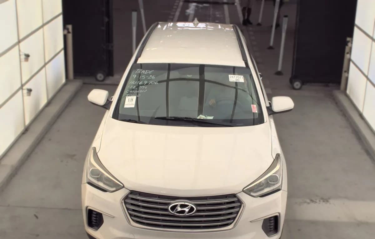 2017 HYUNDAI SANTA FE SE 2
