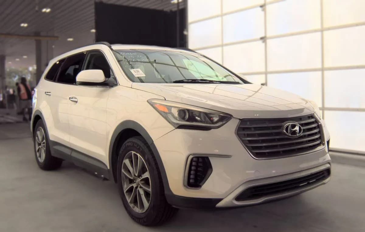 2017 HYUNDAI SANTA FE SE 3
