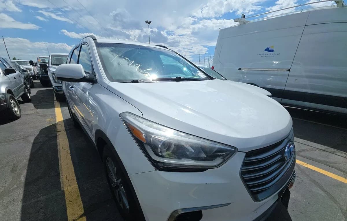 2017 HYUNDAI SANTA FE SE 3