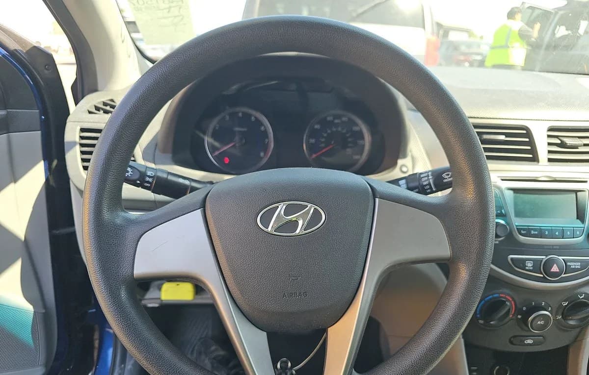 2017 HYUNDAI ACCENT SE 7