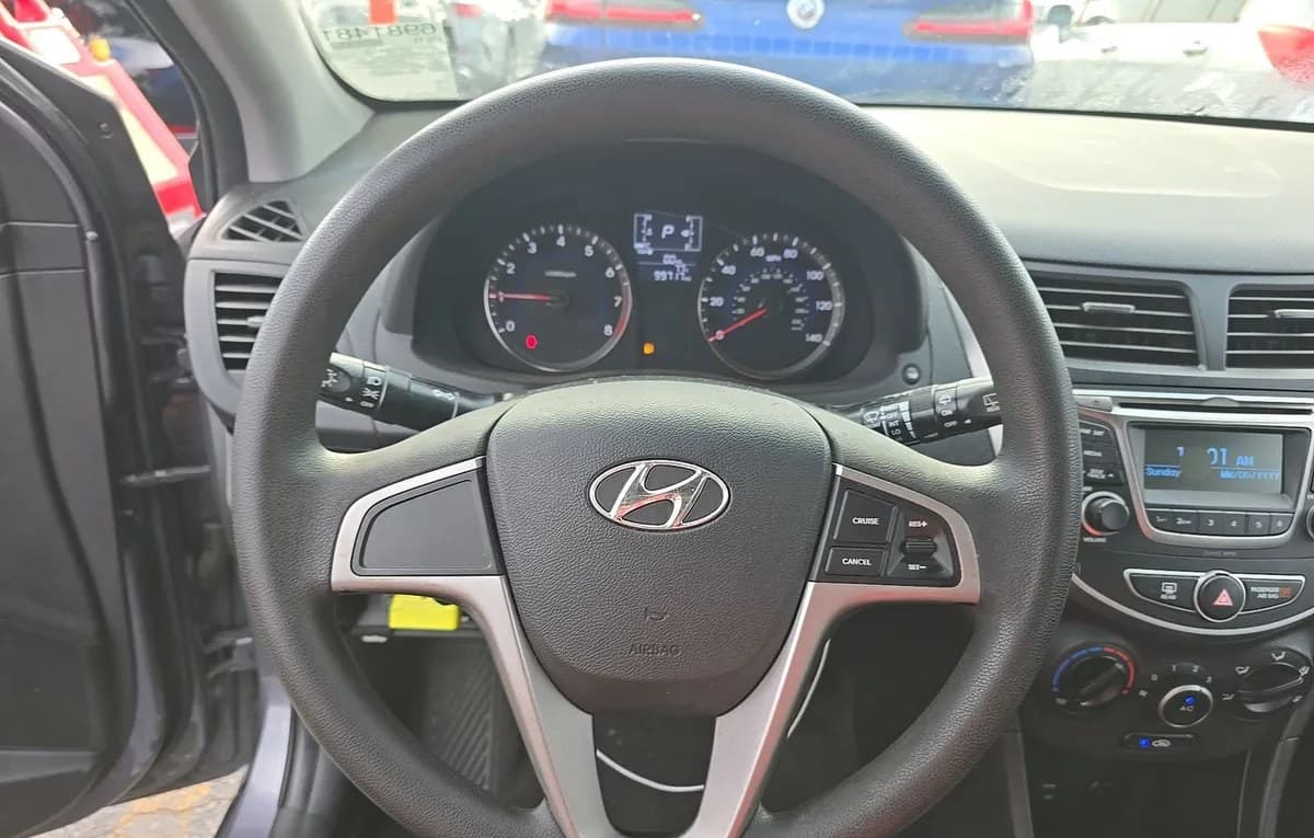 2017 HYUNDAI ACCENT SE HATCHBACK 7