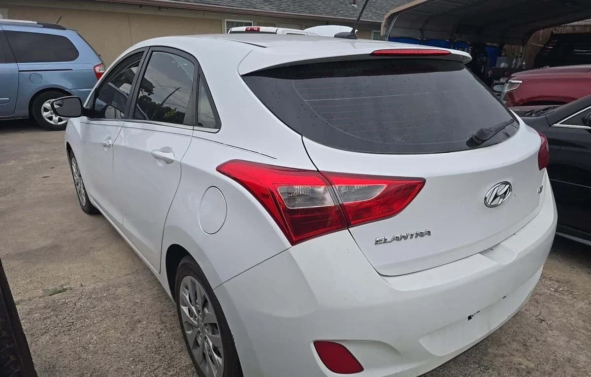 2017 HYUNDAI ELANTRA GT 2