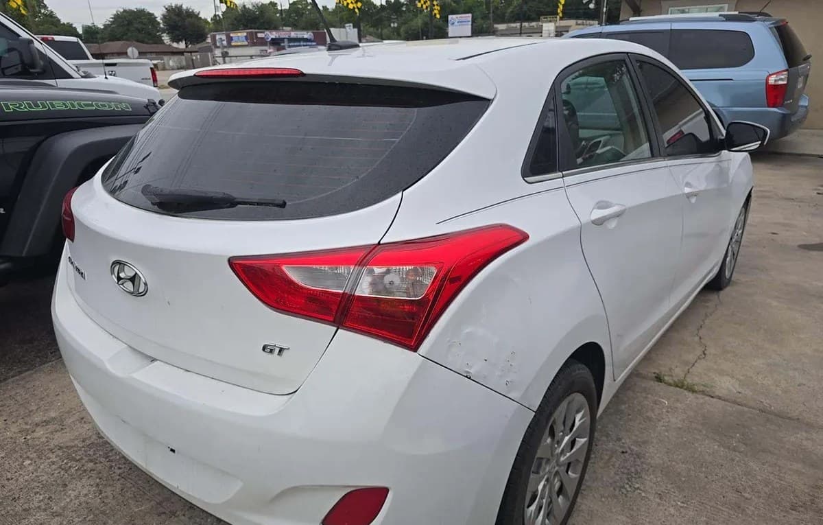 2017 HYUNDAI ELANTRA GT 3