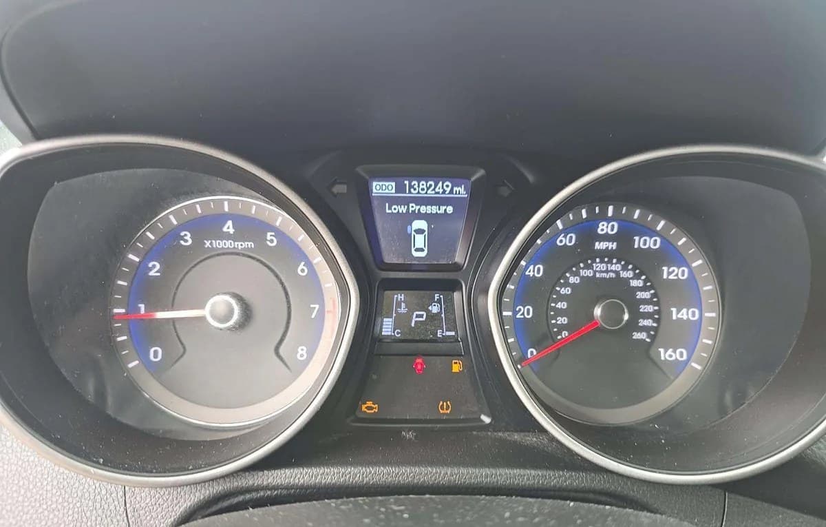 2017 HYUNDAI ELANTRA GT 5