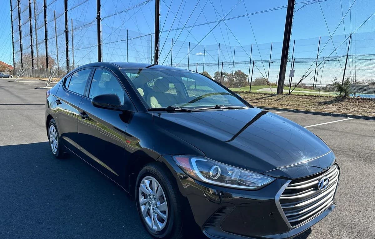 2018 HYUNDAI ELANTRA SE 4