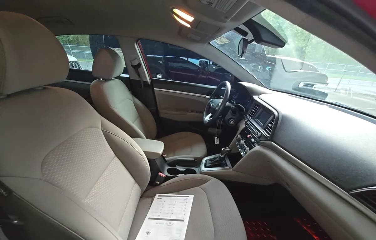 2020 HYUNDAI ELANTRA SE 5