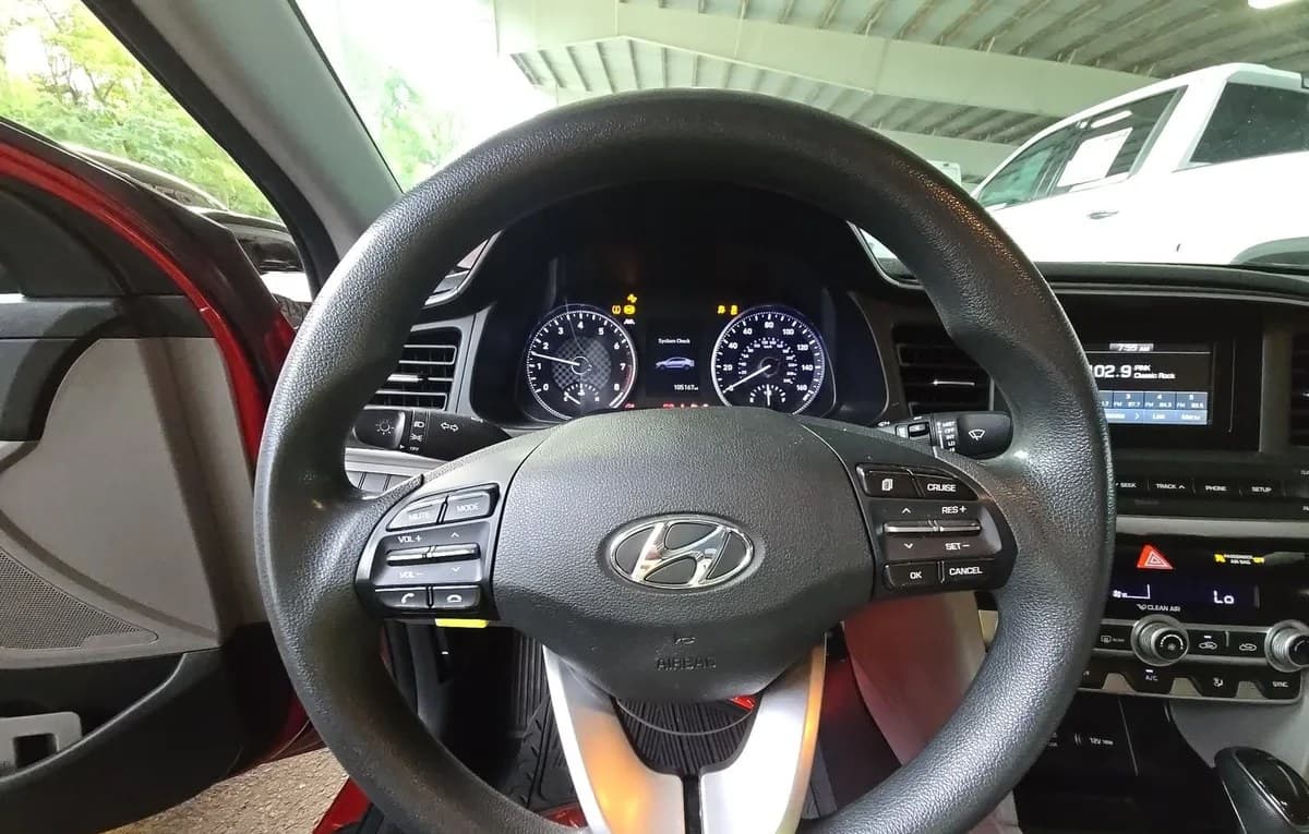 2020 HYUNDAI ELANTRA SE 7