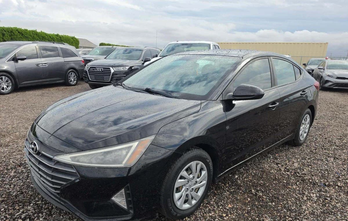 2019 HYUNDAI ELANTRA SE 2