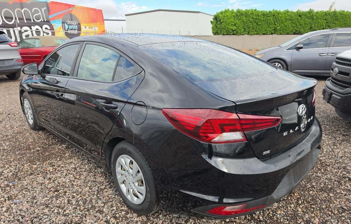 2019 HYUNDAI ELANTRA SE 3