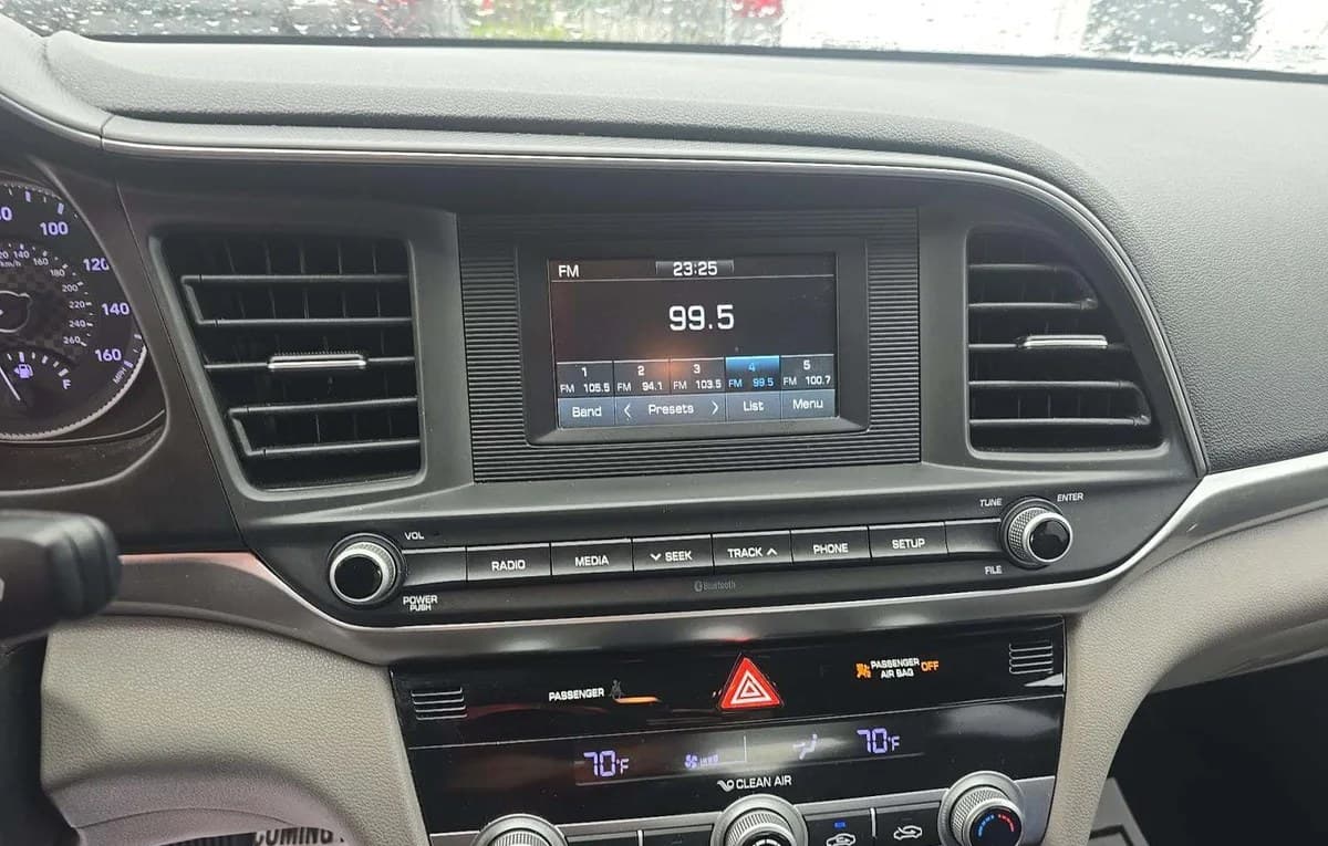 2020 HYUNDAI ELANTRA SE 6