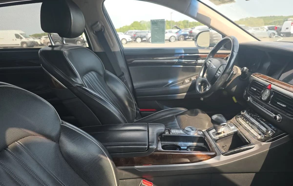 2017 GENESIS G90 5.0 Ultimate 4