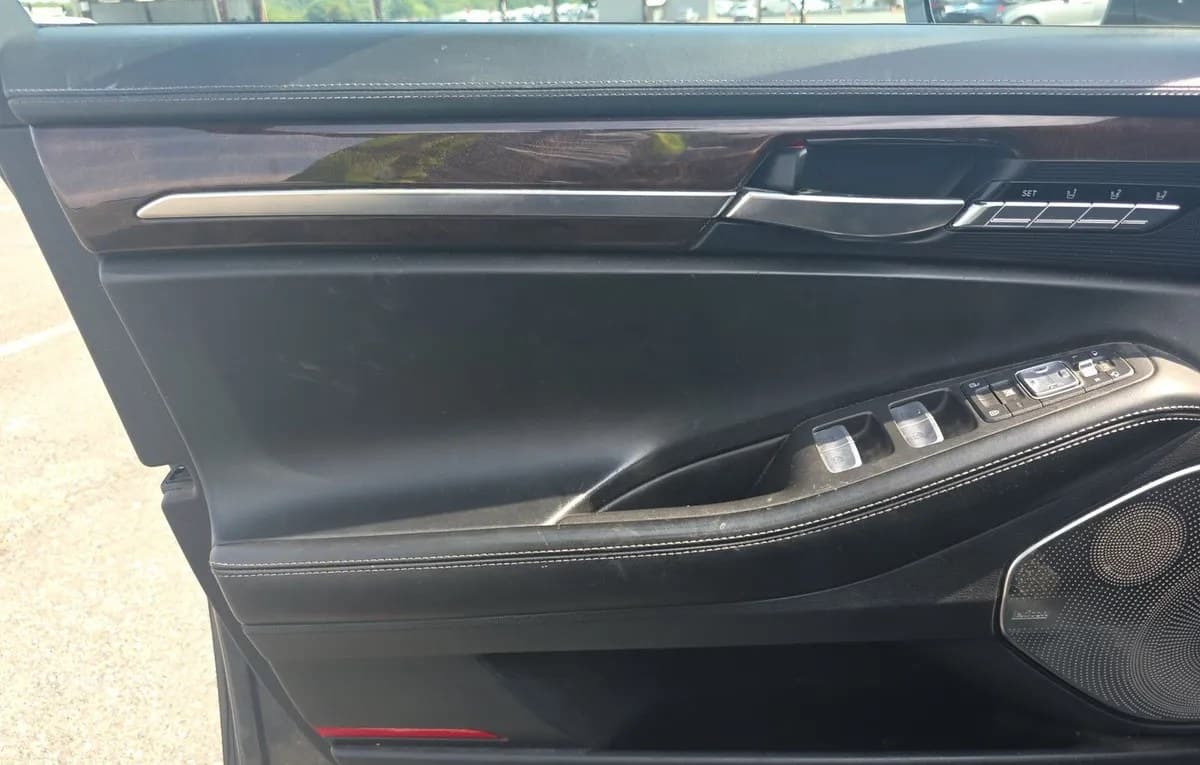 2017 GENESIS G90 5.0 Ultimate 5