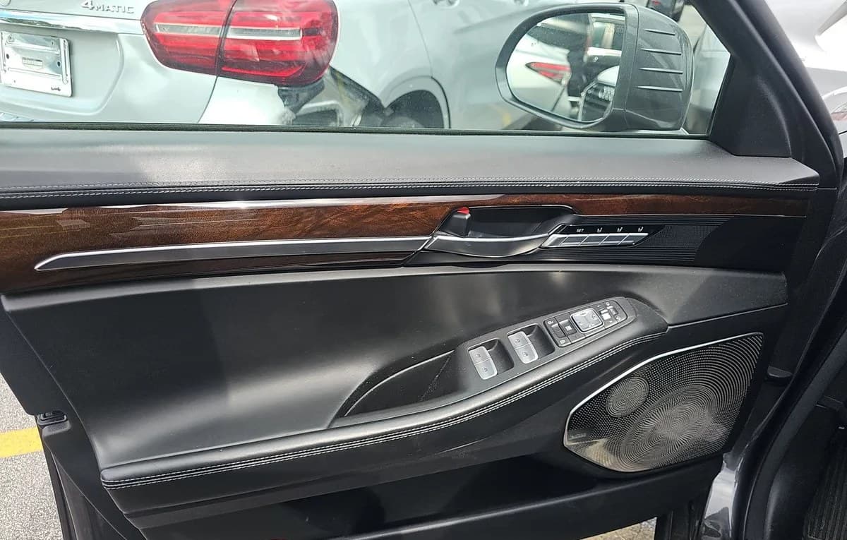 2017 GENESIS G90 5.0 Ultimate 6
